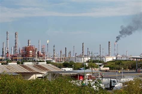 Pemex says refinery operating normally after explosion report – Metro US