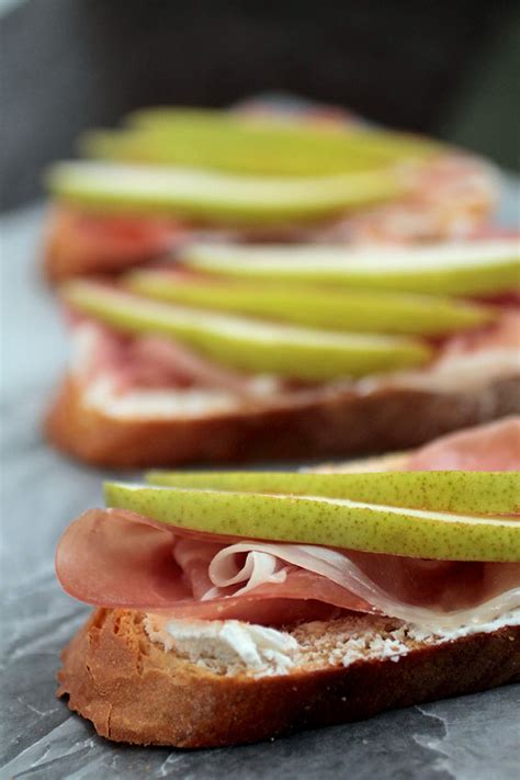 Pear & Prosciutto Crostini with Goat Cheese