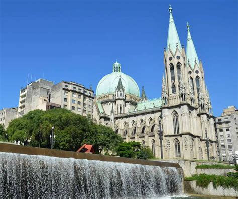 Cathédrale métropolitaine de São Paulo : un trésor gothique à ne pas manquer