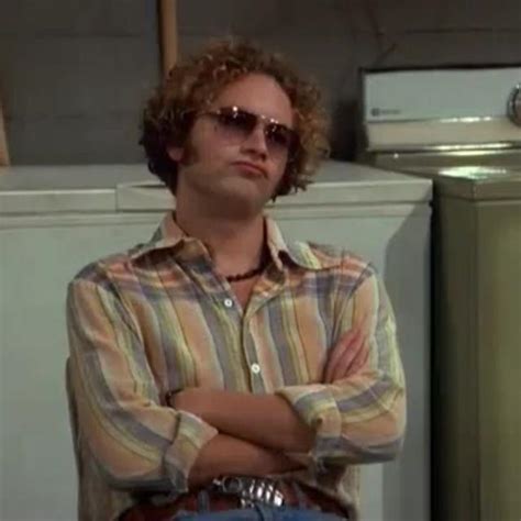 Steven Hyde's Aviator Glasses Color? (That 70s Show)? - GirlsAskGuys