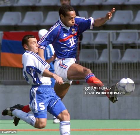 271 Thierry Henry 1999 Photos & High Res Pictures - Getty Images