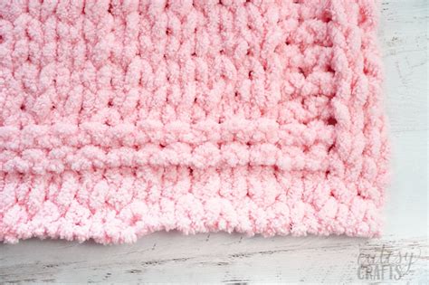 How to Make a Loop Yarn Baby Blanket - Cutesy Crafts