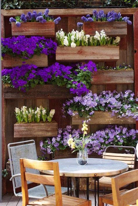 fabriquer un mur végétal idée bacs à fleurs rangement idées | Hacer jardin vertical, Jardines ...