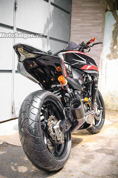 Bajaj Pulsar NS200 Modified to Look Like a Kawasaki Z1000 – Maxabout News