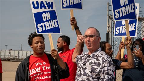 Expanded UAW strike includes 13 Stellantis, GM Michigan locations ...