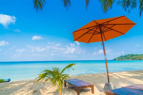 Tropical beach in Thailand 2266475 Stock Photo at Vecteezy