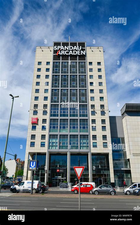 Spandau-Arcaden, Klosterstrasse, Spandau, Berlin, Deutschland Stock ...