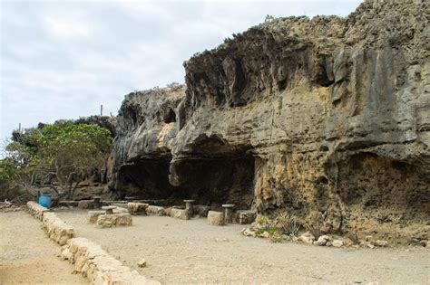 Hiking in Arikok National Park, Aruba | Let's get lost