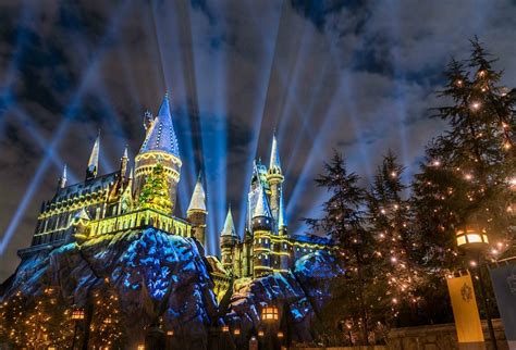 Christmas at Universal Studios and Harry Potter World Hollywood