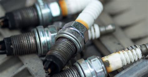 How to check spark plugs | Mobil™