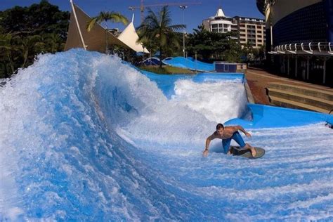 The Wave House - Surfing an Artificial Wave