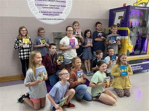 Fairview Elementary cuts ribbon on book vending machine - The Cullman Tribune