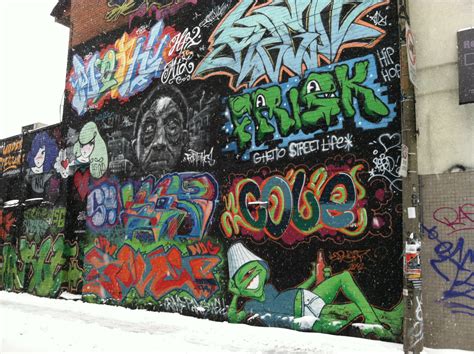 Art Journal Forrest: Loving the calligraphy- graffiti tags in Montreal