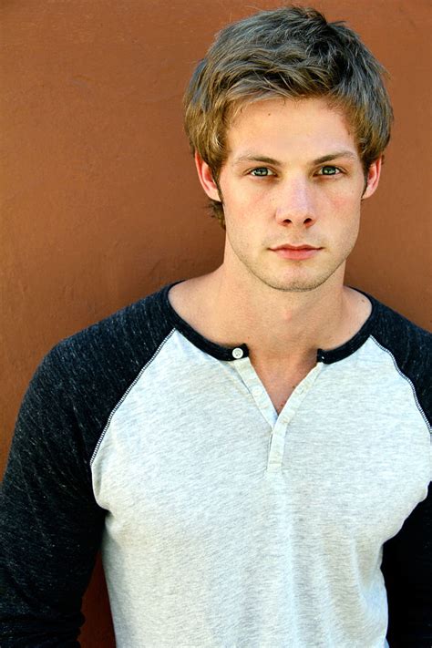 Sean's Blog: Brandon Jones Musician/Actor/Hottie