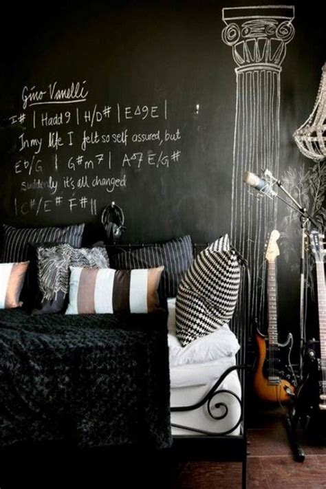 11 Super Creative Bedroom Designs With Chalkboard Wall - Interior Idea