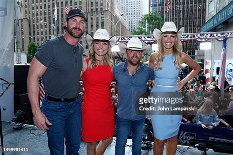 Riley Green, Ainsley Earhardt, Justin Moore and Carley Shimkus pose... News Photo - Getty Images