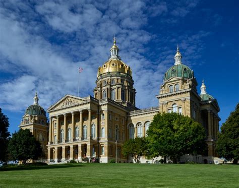 Iowa Photos-ornate Iowa State Capitol building