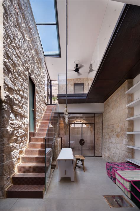 Vertical Stone House / Henkin Shavit Architecture & Design | ArchDaily