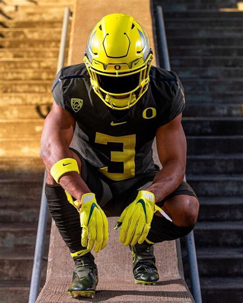 Oregon announces uniform combination for Stanford game