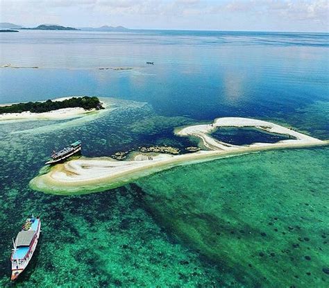 Pulau Sembilan, Pulau Unik di Taman Nasional Komodo - Daily Voyagers