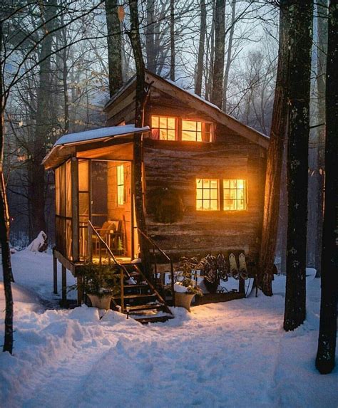 Pin by Dyonathan Lavall on Casas | Tiny house cabin, Cozy cabin, Cabins ...