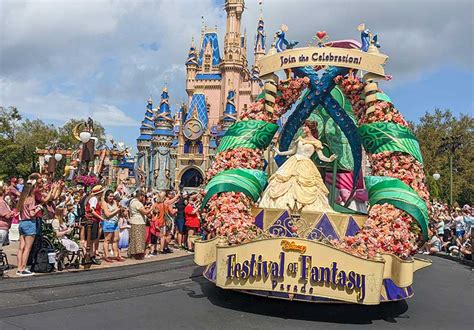 Best Spots to View Festival of Fantasy Parade at Magic Kingdom