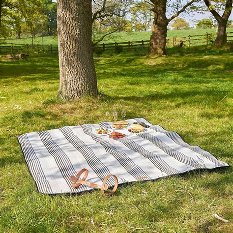 VonShef Picnic Blanket, Striped Large Outdoor Rug with Waterproof Backing, 4 Person Weatherproof ...