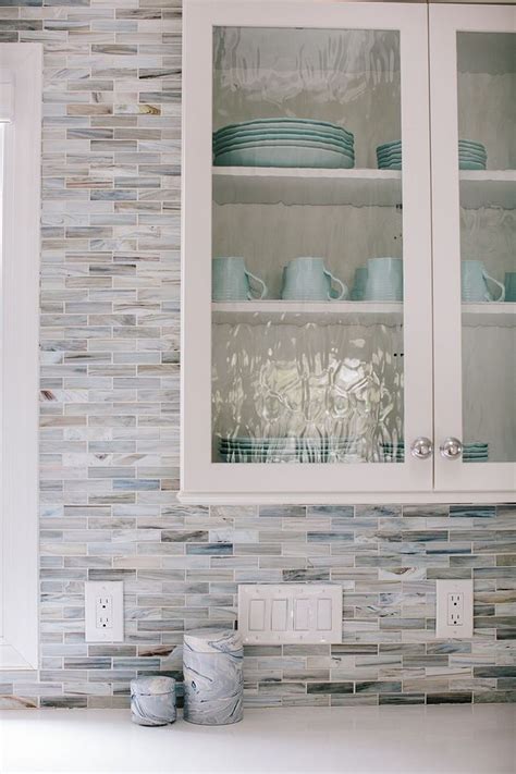 40 Perfect Kitchen Backsplashes Decor Ideas | Mosaic tile kitchen, Glass mosaic tile backsplash ...