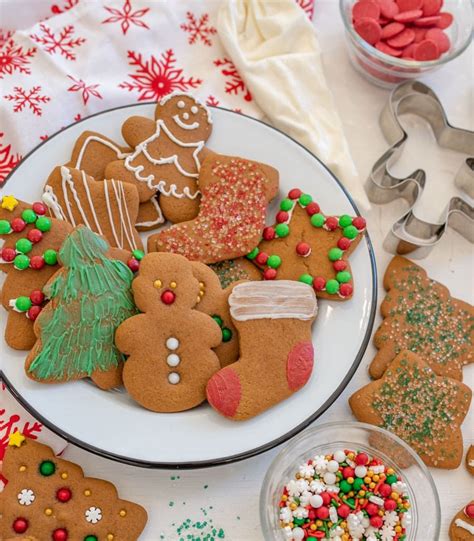 6 Simple ways to decorate gingerbread cookies that are easy, pretty, and don't … | Gingerbread ...