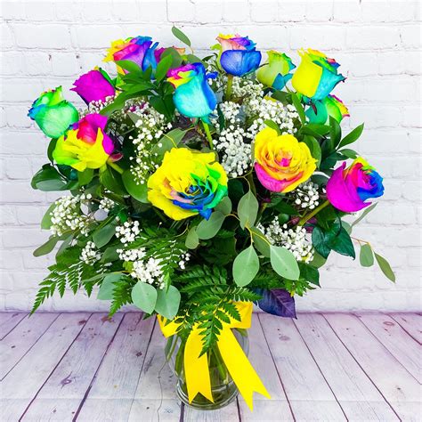 Rainbow Rose Bouquet | Rainbow roses, Rose bouquet, Flower arrangements