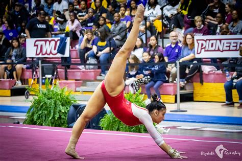 PHOTO ESSAY: Best Splits – College Gym News