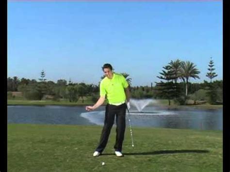 Natural golf swing - YouTube