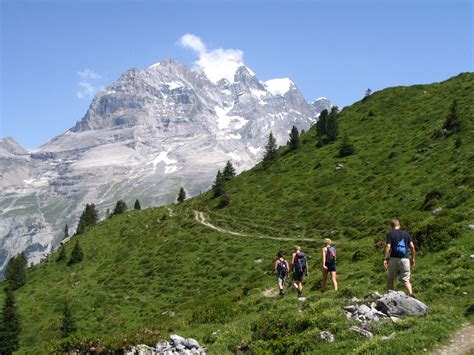 Hiking - Mountain Hostel Gimmelwald