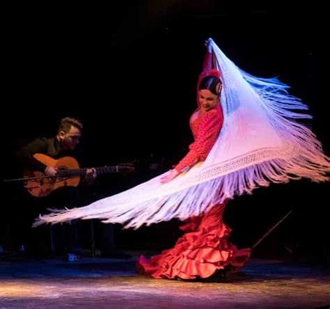 Barcelona: Flamenco Show at City Hall Theater | GetYourGuide