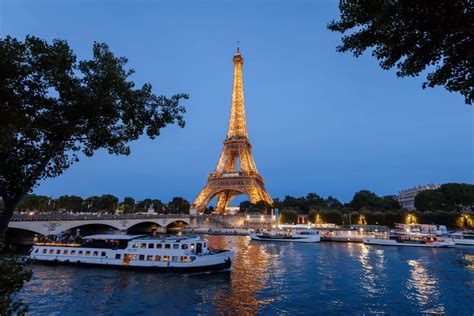 Bateaux Parisiens: The Best Seine River Cruise in Paris - Road Affair