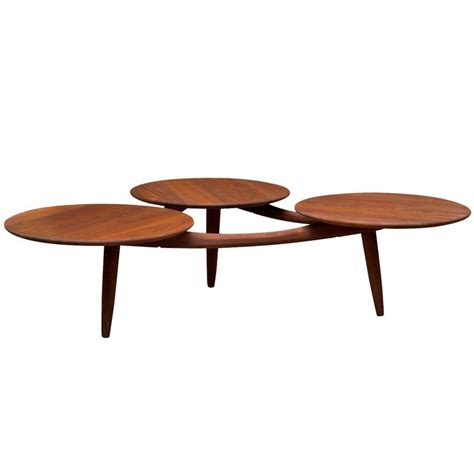 Round coffee table natural wood