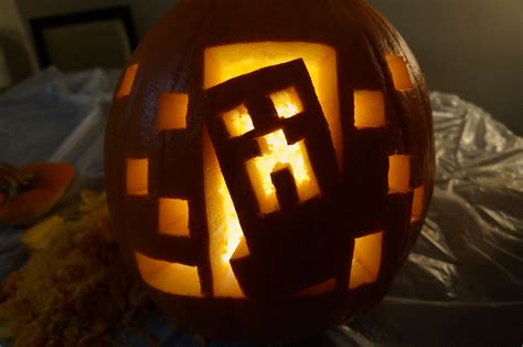 Minecraft Creeper | Pumpkin carving, Halloween pumpkin carving stencils, Halloween pumpkin stencils