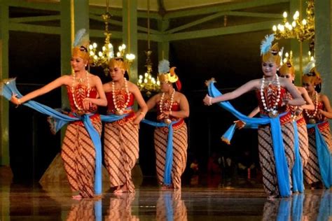 10 Contoh Tari Tradisional di Indonesia Beserta Gambarnya