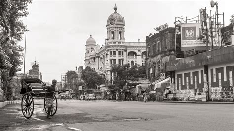 Esplanade Kolkata: A Vibrant and Bustling Marketplace