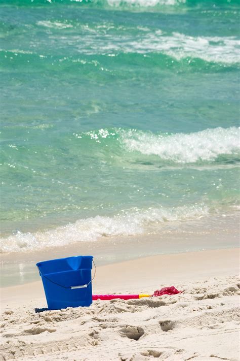 Beach Bucket Free Photo Download | FreeImages