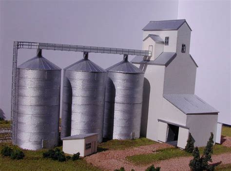 Model Grain Elevator Construction | TrainBoard.com - The Internet's ...