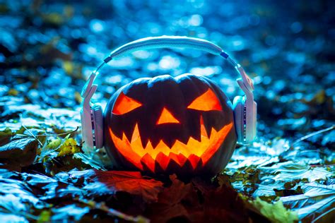 54 Best Halloween Songs for 2022 — Halloween Music Playlist