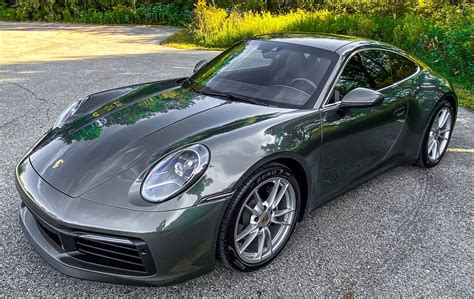 2020 Porsche 992 Carrera 4 Aventurine Green Metallic | PCARMARKET