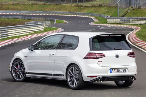 Volkswagen Golf GTI Clubsport S revealed – 310 PS hot hatch breaks Civic Type R Nurburgring ...