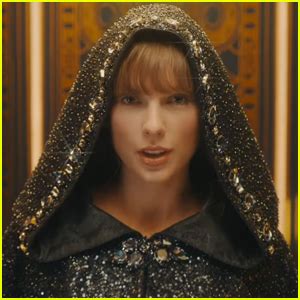 Taylor Swift Gives Cinderella a New Spin in Star-Studded ‘Bejeweled’ Music Video – Watch Now ...