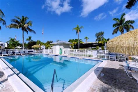 Holiday Cove RV - Bradenton RV Condos