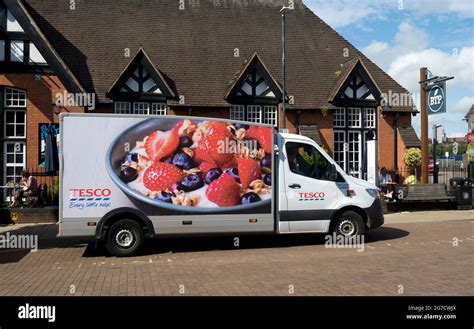 Tesco home delivery van hi-res stock photography and images - Alamy