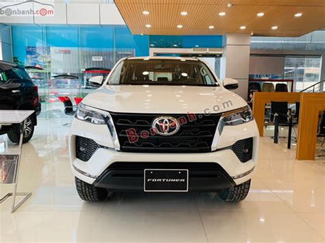 Giá xe Toyota Fortuner 2024: Giá lăn bánh, Thông số và Ưu đãi mới nhất ...