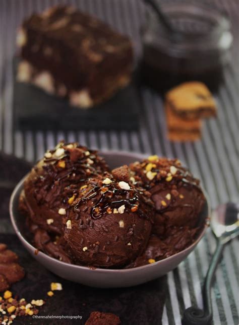 Dark Chocolate Fudge Ice Cream with Chocolate Cake | Fudge ice cream ...