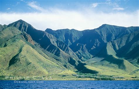 Photo of the West Maui Mountains – Natural History Photography Blog